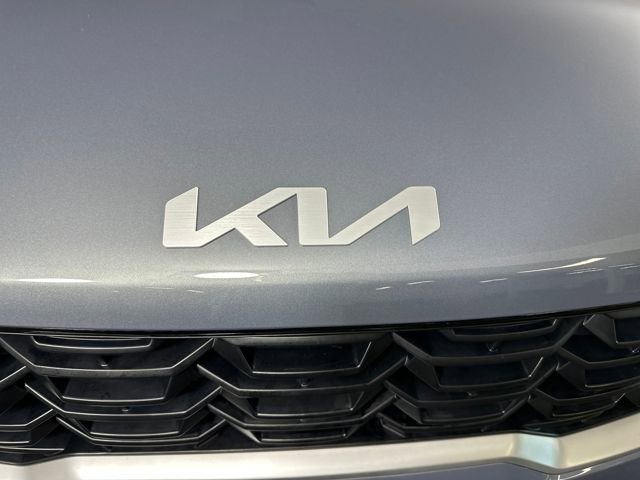 Used 2025 Kia Sorento LX image 9