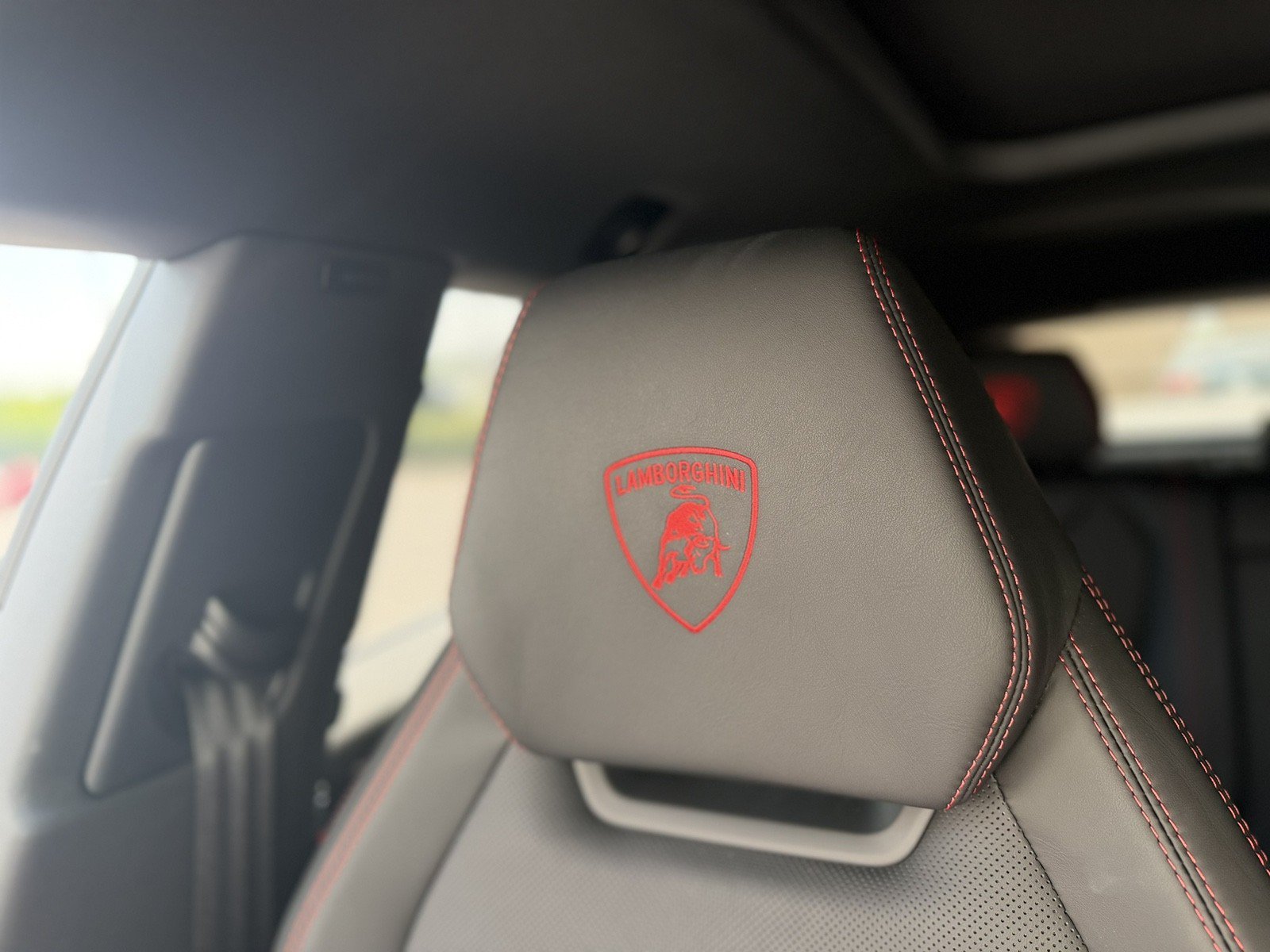 Used 2021 Lamborghini Urus AWD/4WD image 24