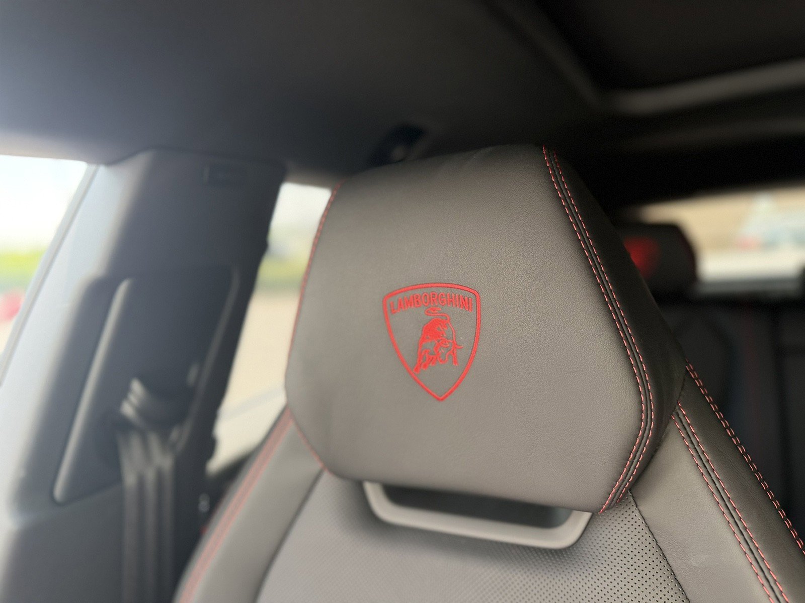 Used 2021 Lamborghini Urus AWD/4WD image 24