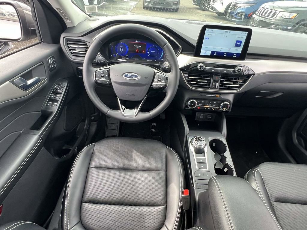 Used 2022 Ford Escape SEL w/ Technology Package image 15