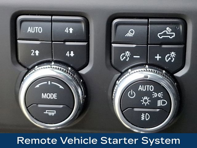 Used 2025 GMC Sierra 2500 AT4X image 9