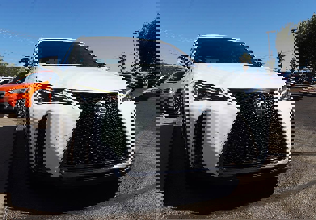 Used 2019 Lexus UX 200 F Sport w/ F Sport Premium Package image 18