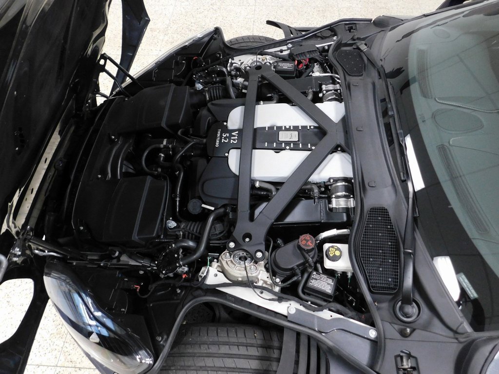 Used 2020 Aston Martin DB11 AMR image 22
