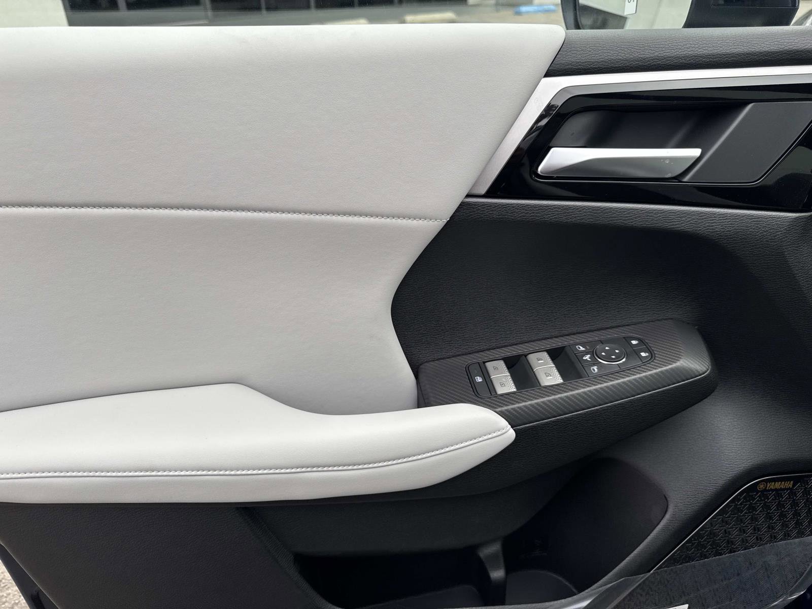 New 2025 Mitsubishi Outlander SE image 15