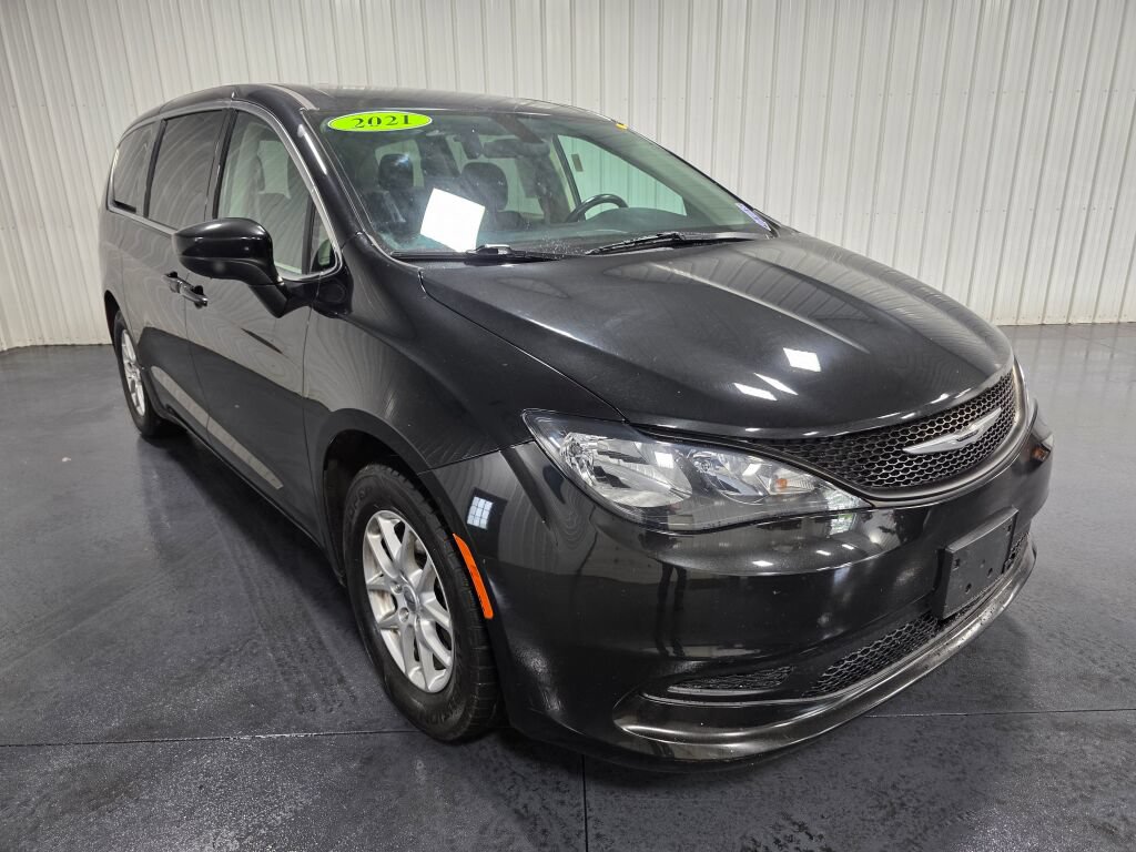 Used 2021 Chrysler Voyager LX w/ Cold Weather Group FWD image 2
