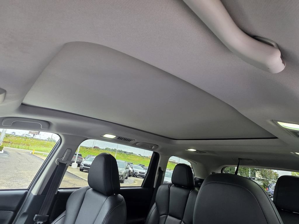 Used 2022 Subaru Ascent Limited w/ Technology Package AWD/4WD image 9