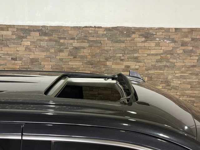 Used 2022 GMC Sierra 1500 Denali Ultimate AWD/4WD image 2