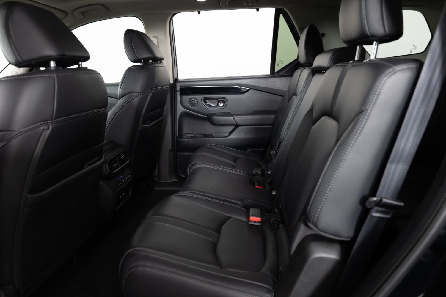Used 2023 Honda Pilot Touring image 18