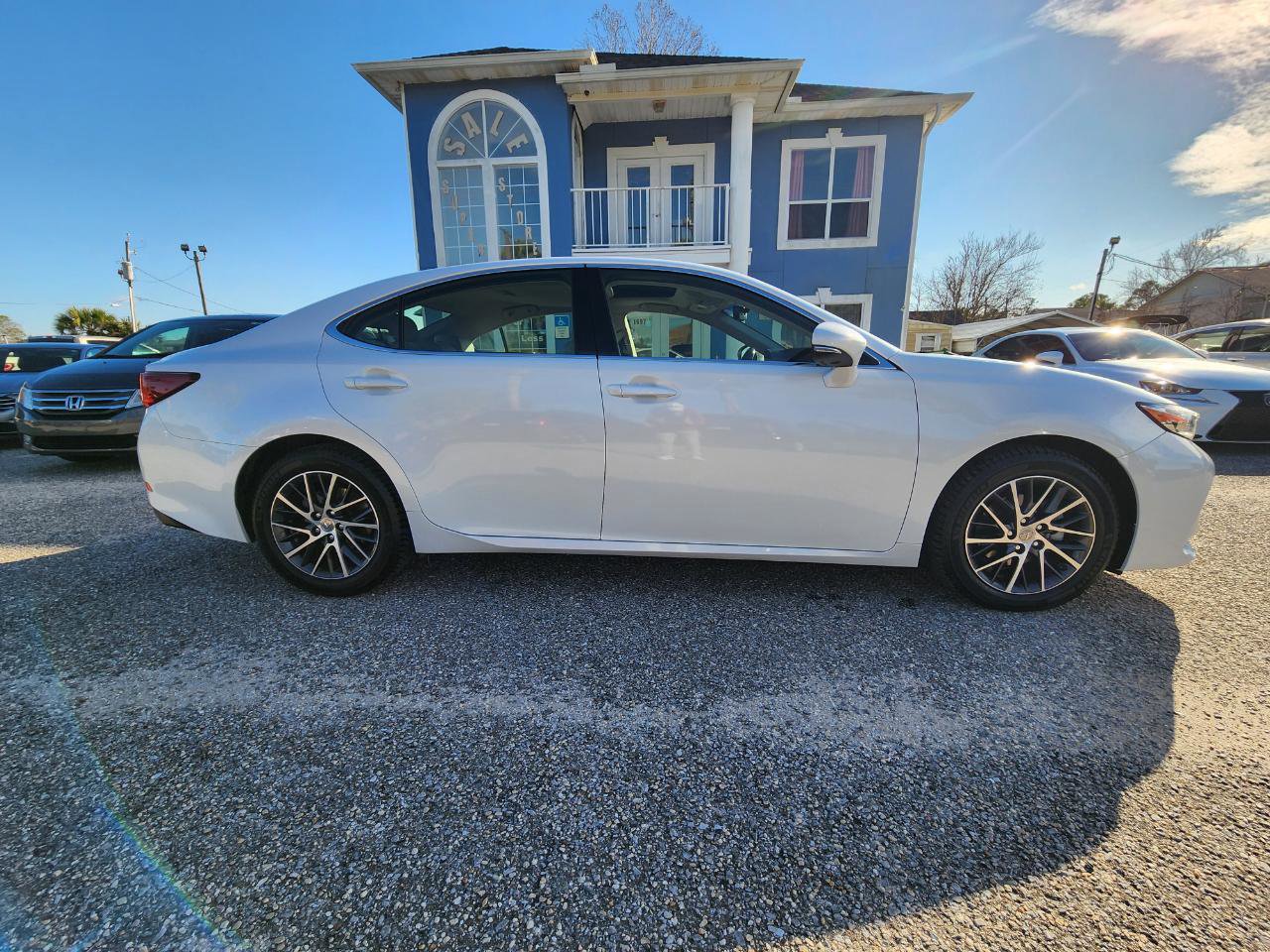 Used 2016 Lexus ES 350 w/ Luxury Package w/Wood Trim image 5
