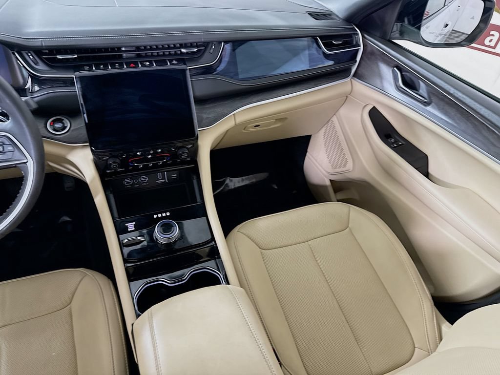 Used 2023 Jeep Grand Cherokee Limited w/ Luxury Tech Group II AWD/4WD image 27