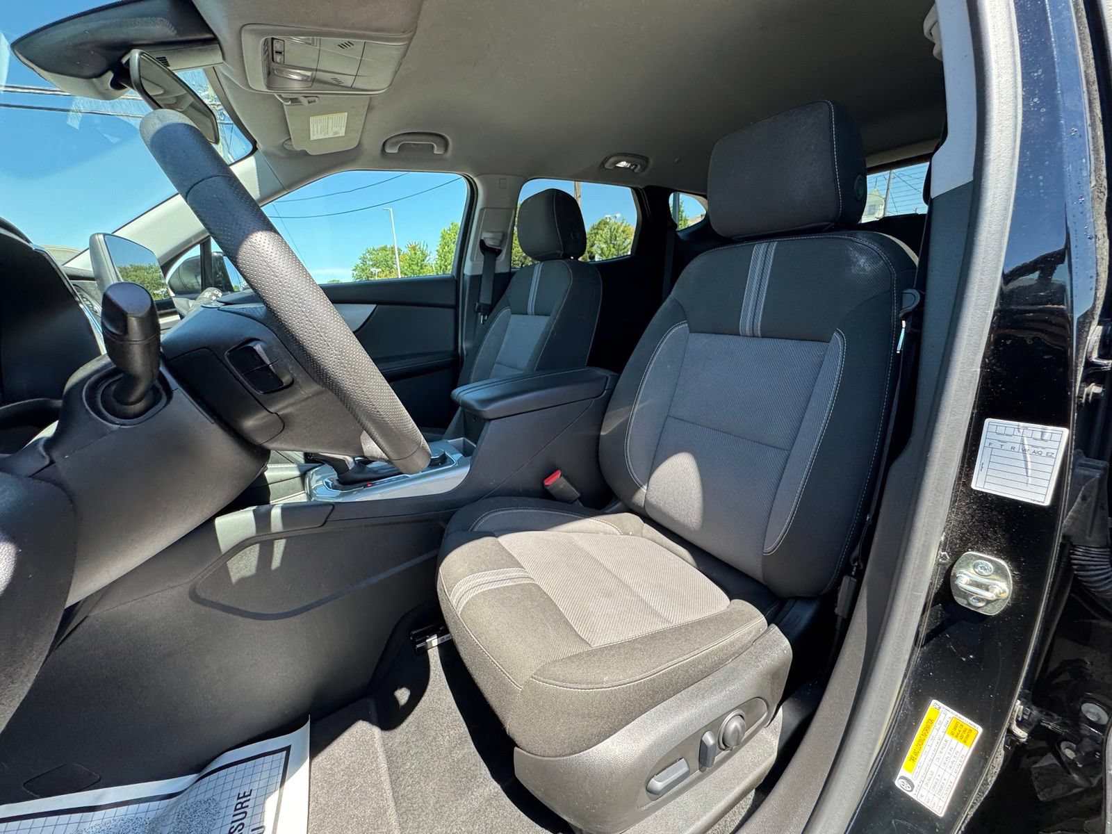 Used 2025 Chevrolet Blazer LT FWD image 13