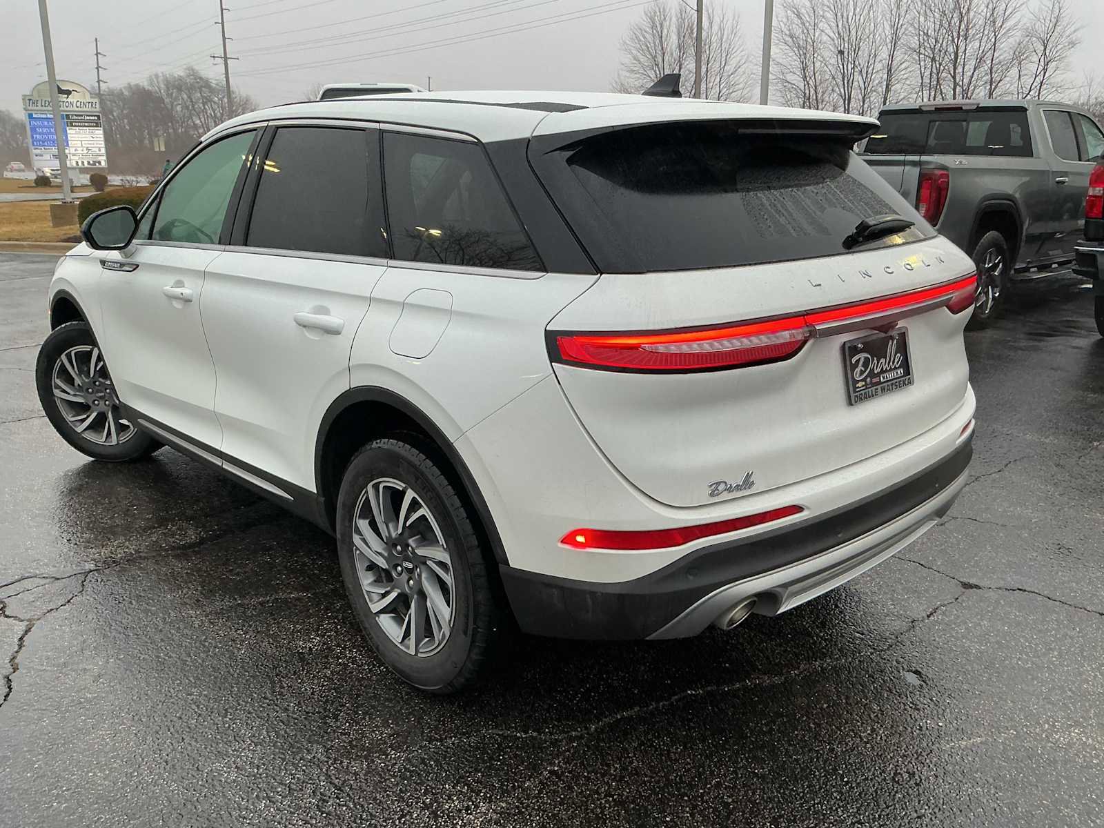 Used 2025 Lincoln Corsair AWD image 5