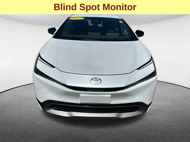 Used 2024 Toyota Prius XLE FWD image 4