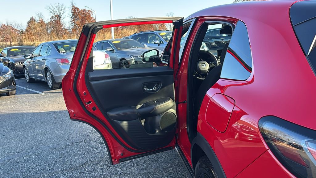 Used 2023 Honda HR-V Sport image 28