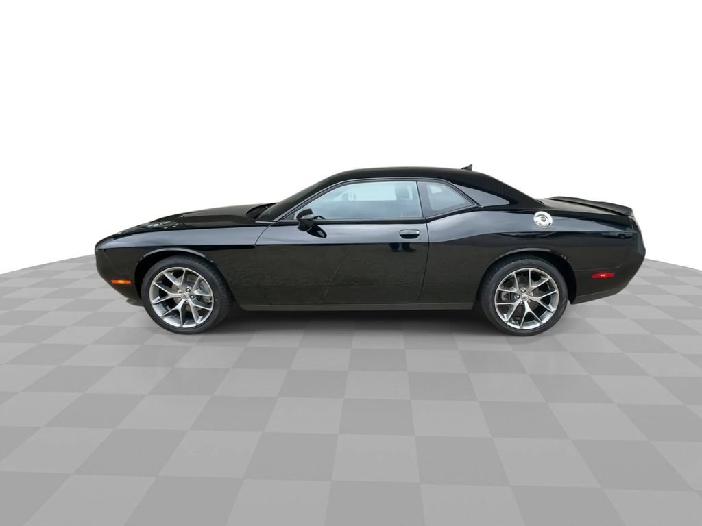 Used 2023 Dodge Challenger SXT w/ Plus Package RWD image 5