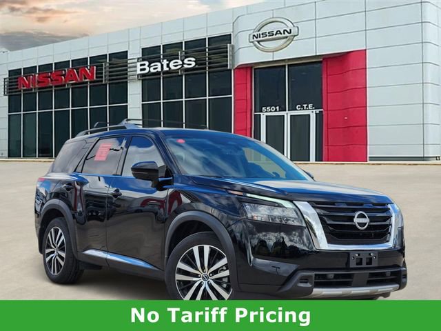 Certified 2025 Nissan Pathfinder Platinum image 1