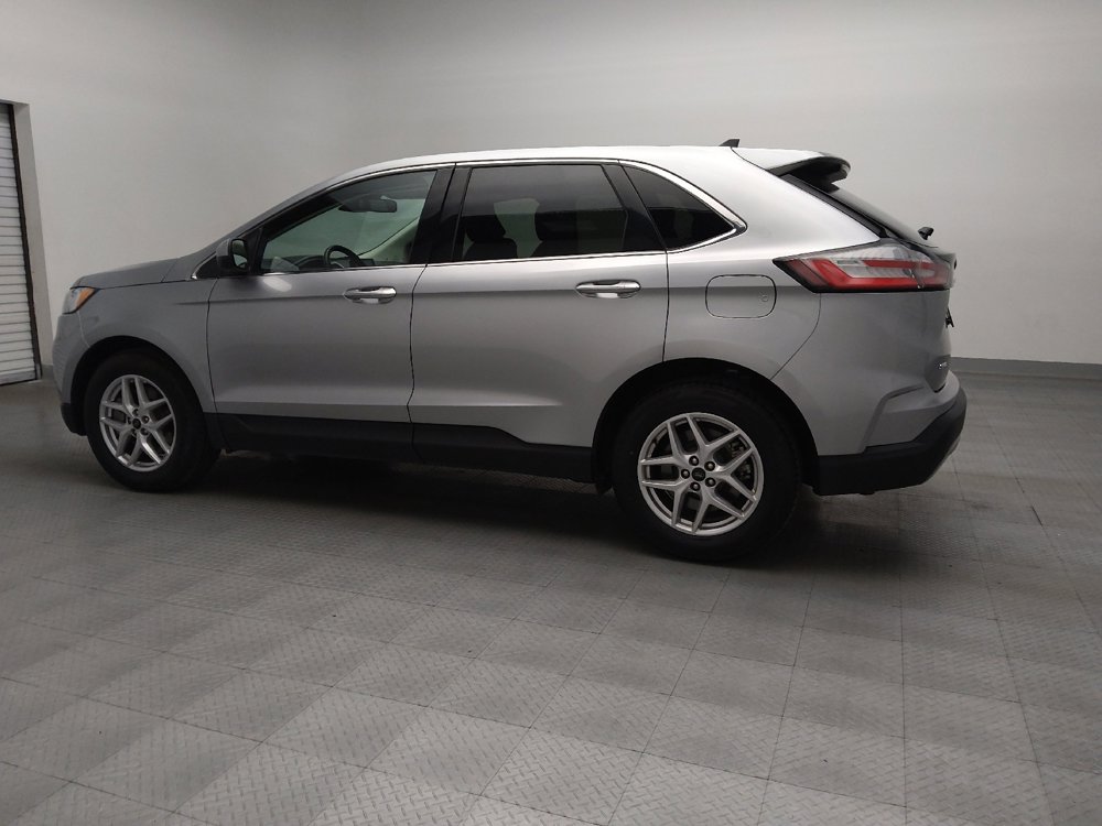 Used 2024 Ford Edge SEL image 3
