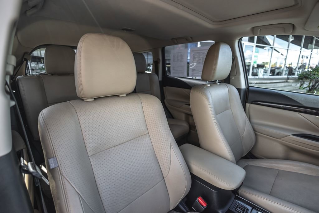 Used 2017 Mitsubishi Outlander GT AWD/4WD image 31