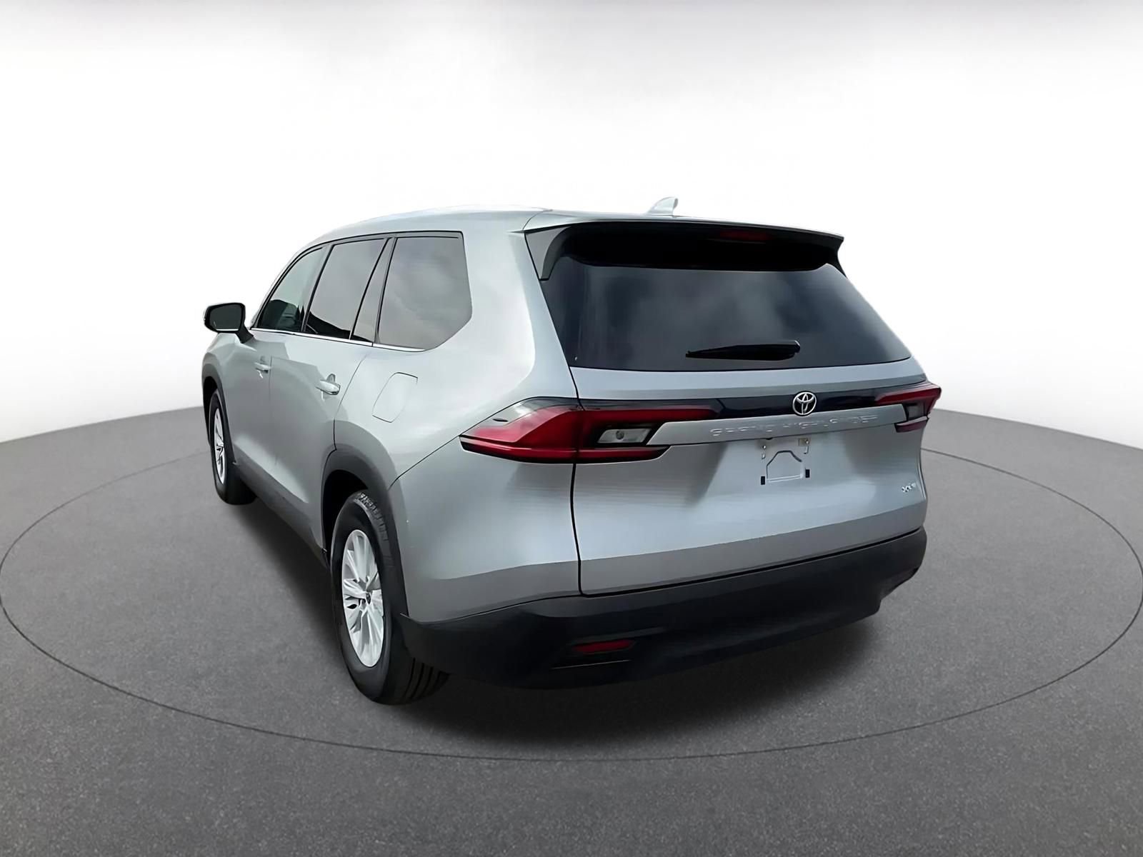 Used 2025 Toyota Grand Highlander FWD image 11