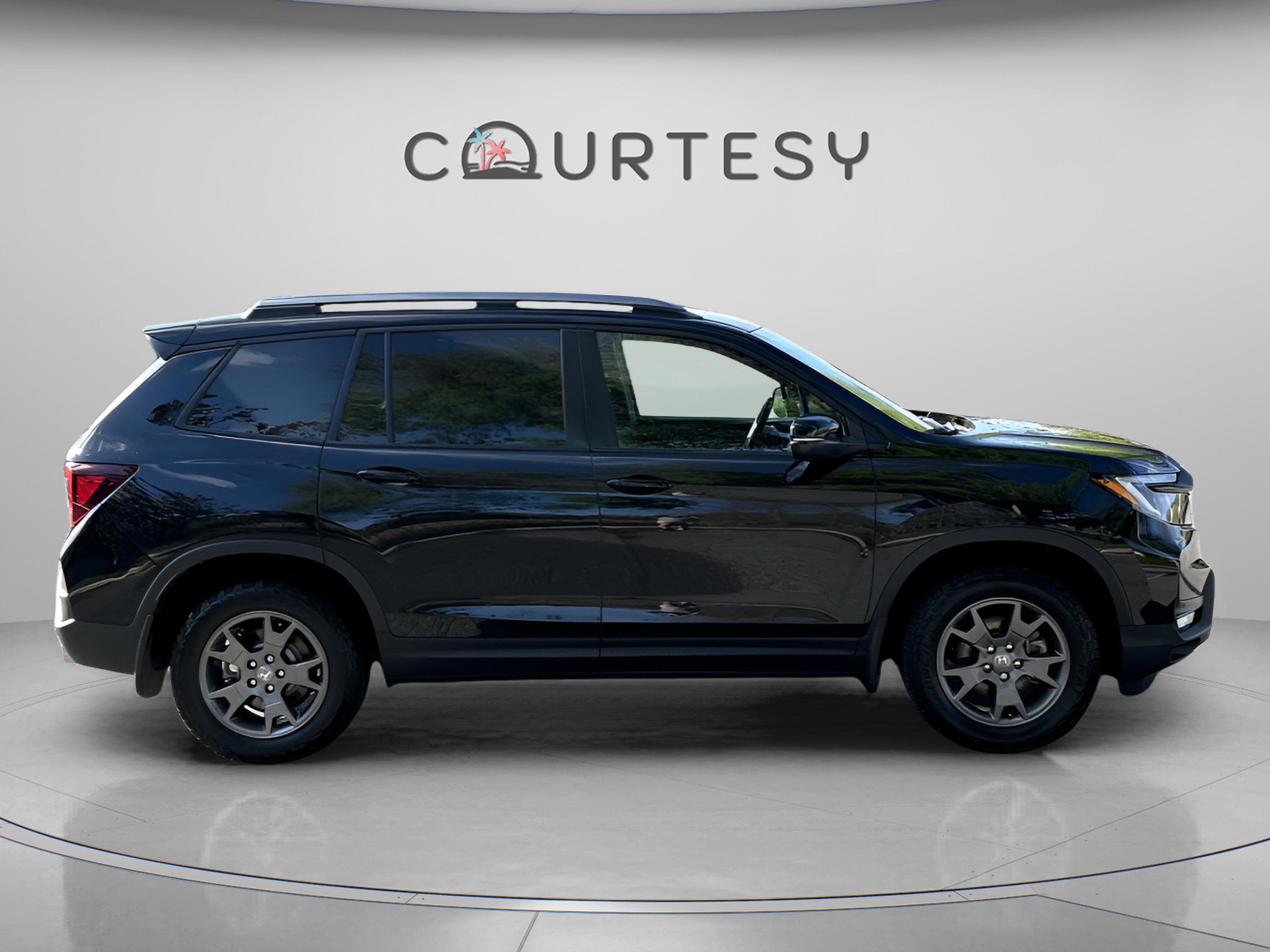 Used 2024 Honda Passport TrailSport image 8