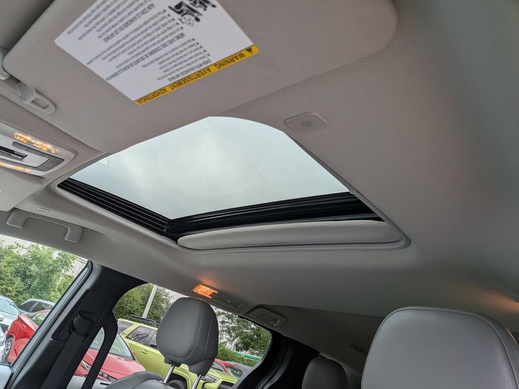 Used 2026 Toyota Sienna XLE FWD image 11