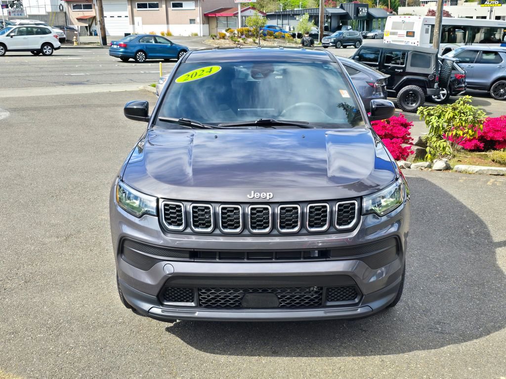 Used 2024 Jeep Compass Sport AWD/4WD image 3