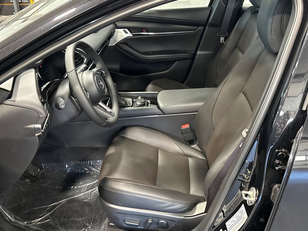 New 2026 MAZDA MAZDA3 Hatchback w/Premium Plus Pkg AWD/4WD image 6