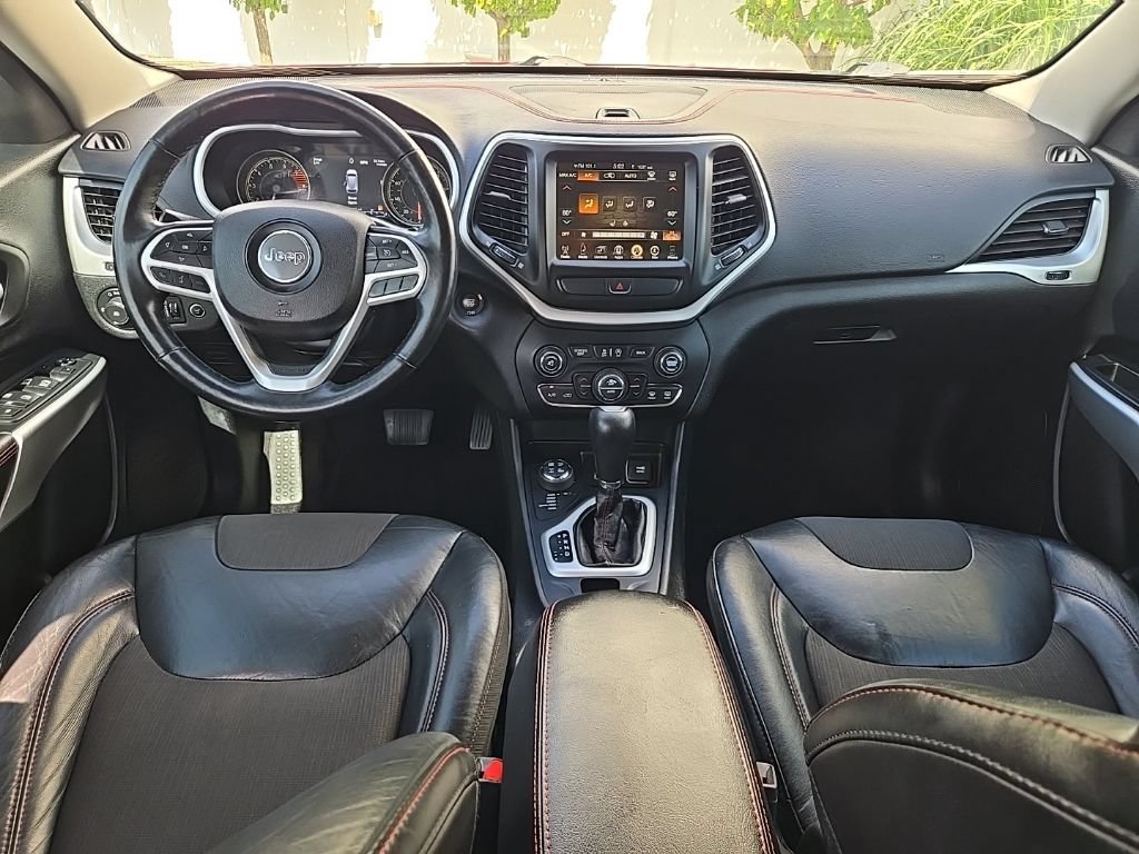 Used 2017 Jeep Cherokee Trailhawk w/ Comfort/Convenience Group AWD/4WD image 38