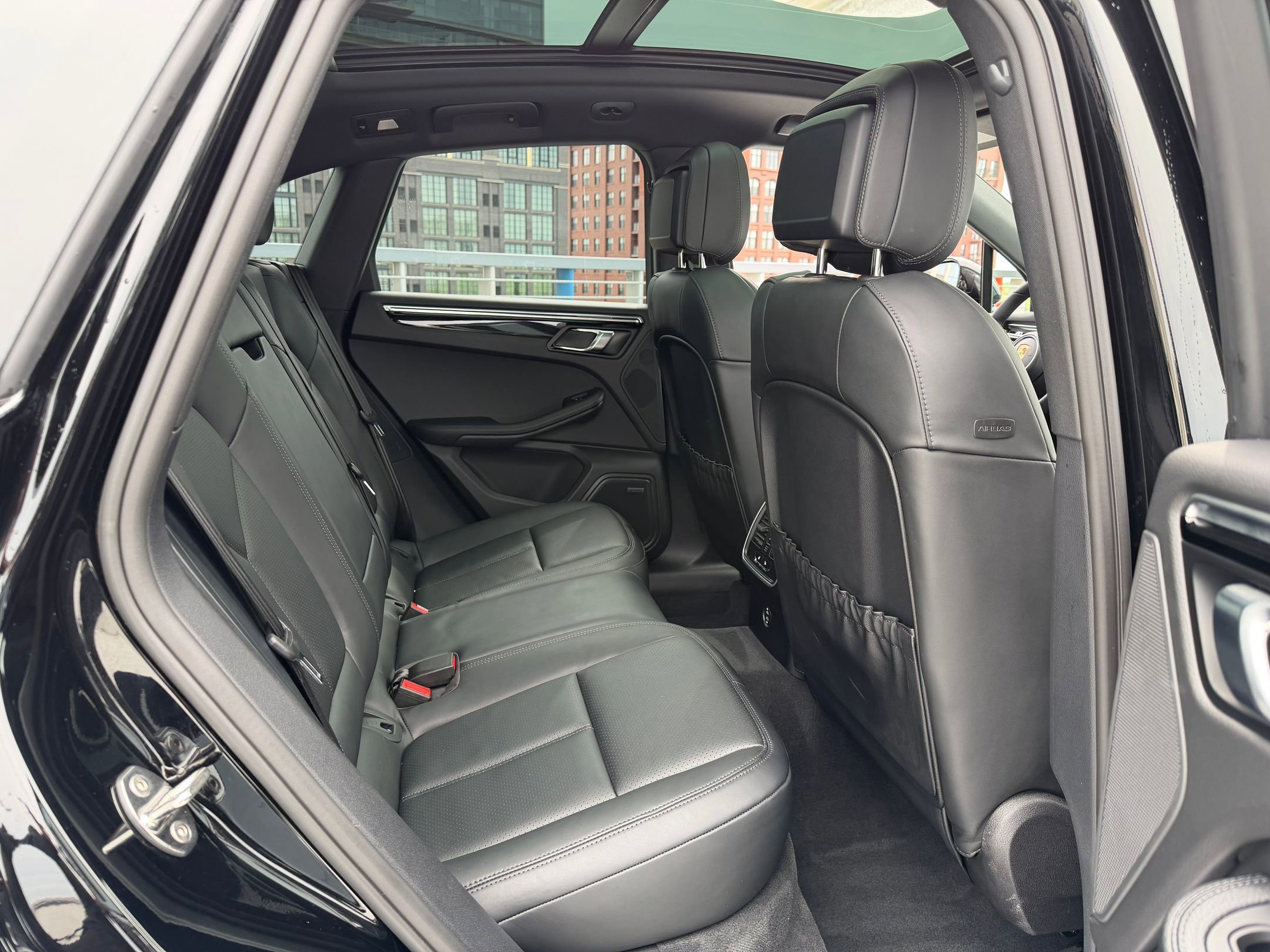 Certified 2026 Porsche Macan image 19