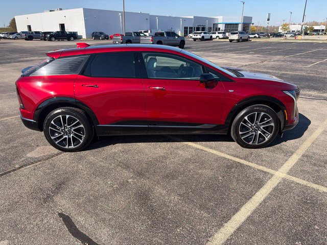 Used 2026 Cadillac Optiq Sport 1 AWD/4WD image 7