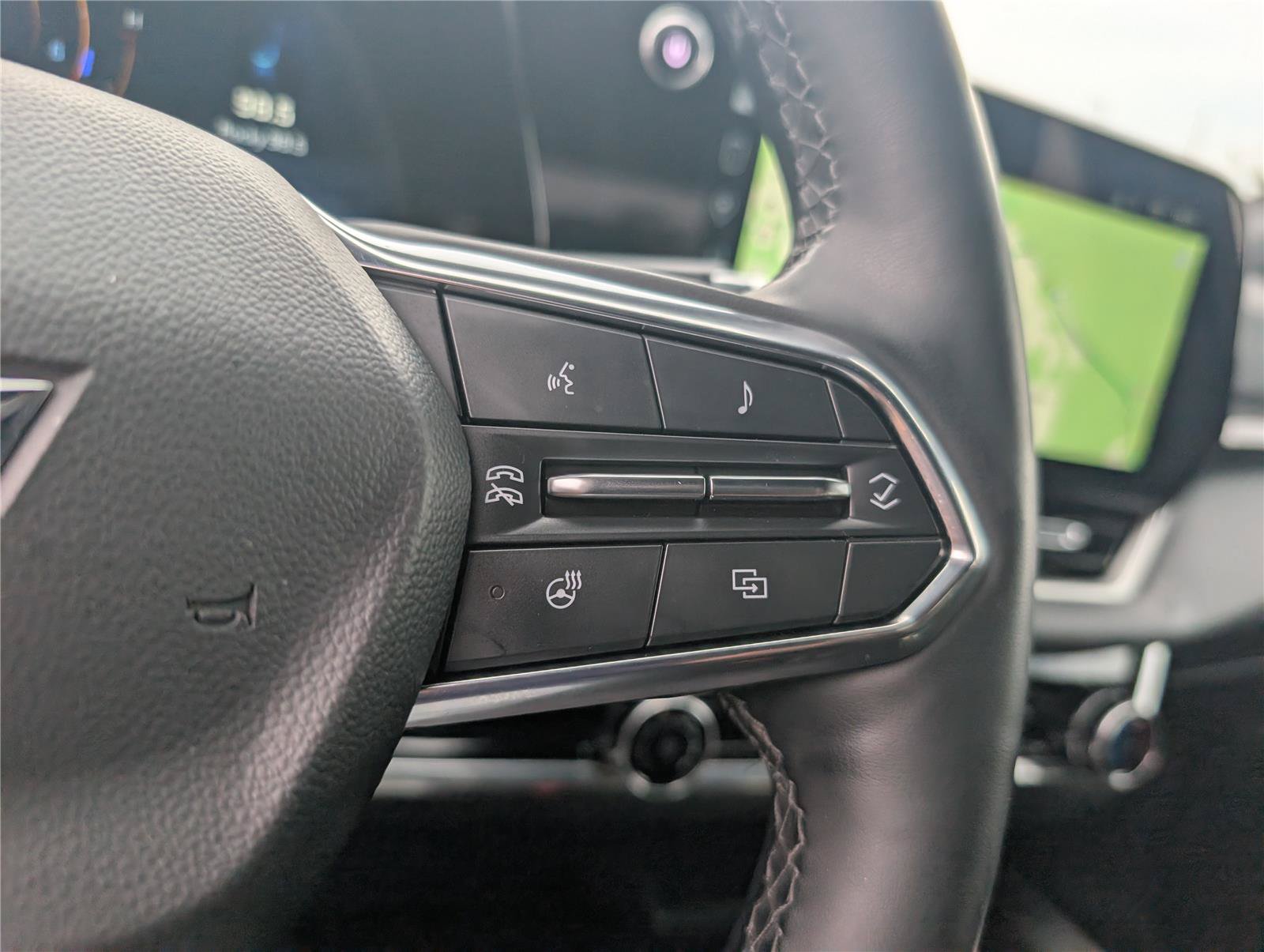 Used 2025 Chevrolet Equinox LT FWD image 22