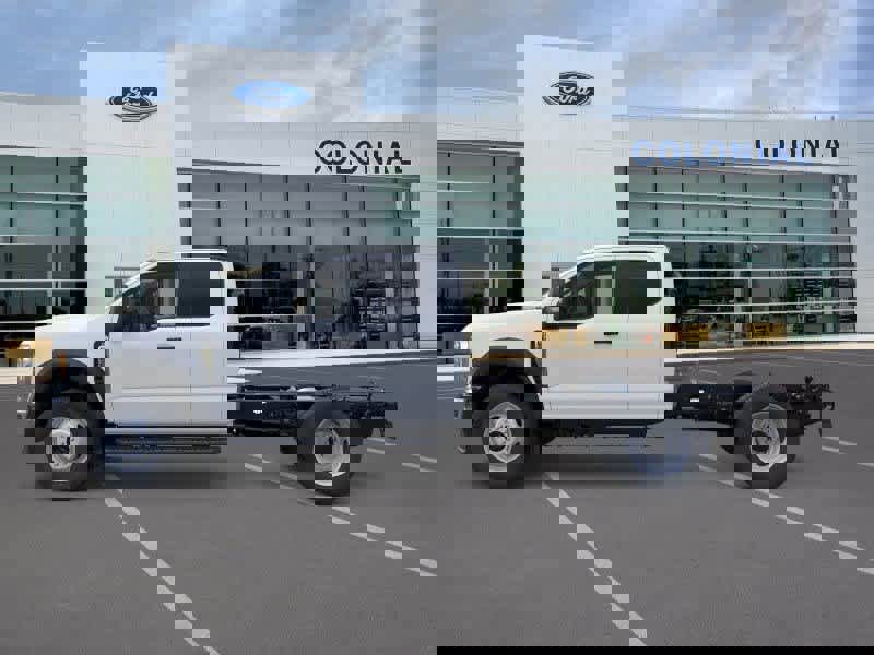 New 2026 Ford F550 4x4 Supercab Super Duty image 3