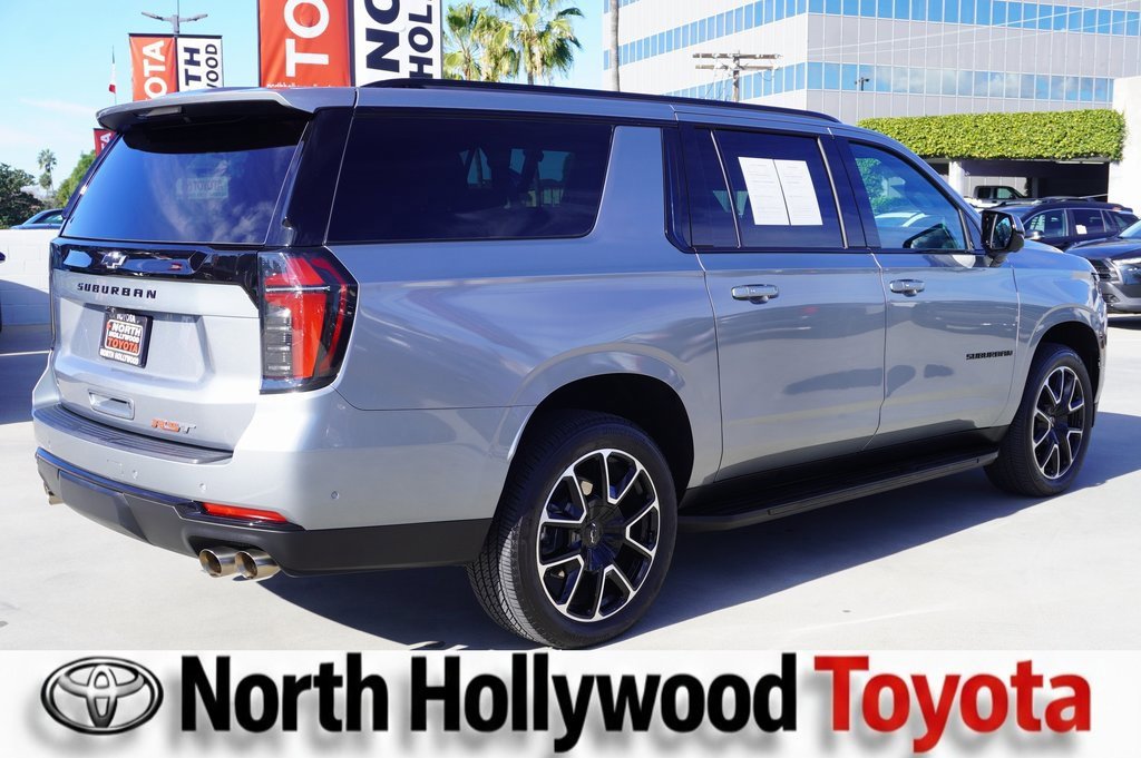 Used 2025 Chevrolet Suburban RST image 7