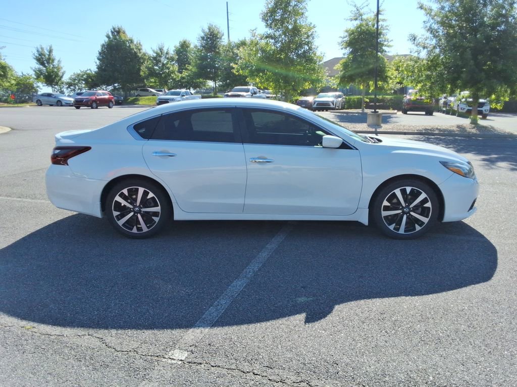 Used 2018 Nissan Altima 2.5 SR FWD image 4