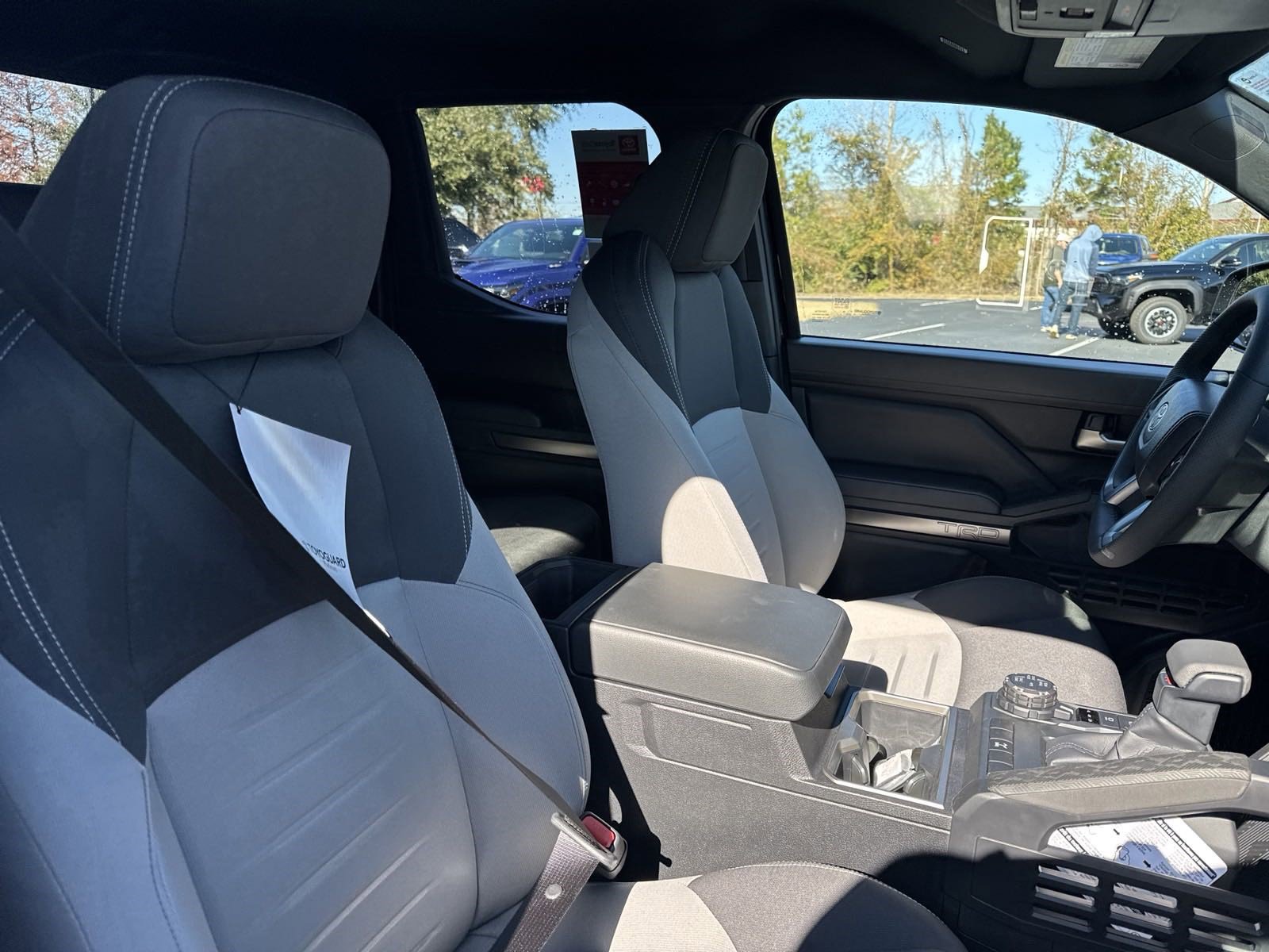 Used 2024 Toyota Tacoma TRD Off-Road image 33