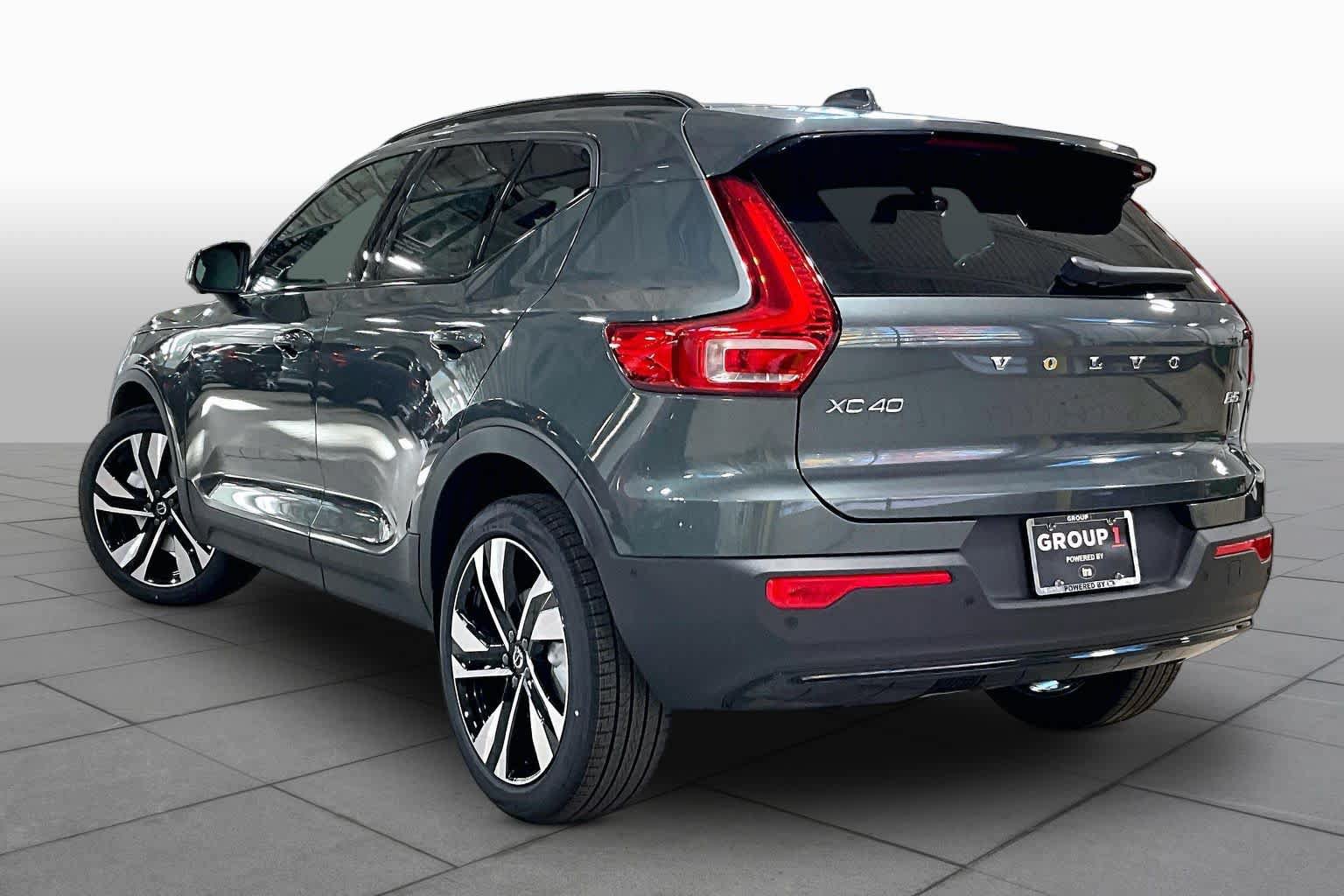 New 2026 Volvo XC40 B5 Ultra w/ Protection Package Premier AWD/4WD image 3