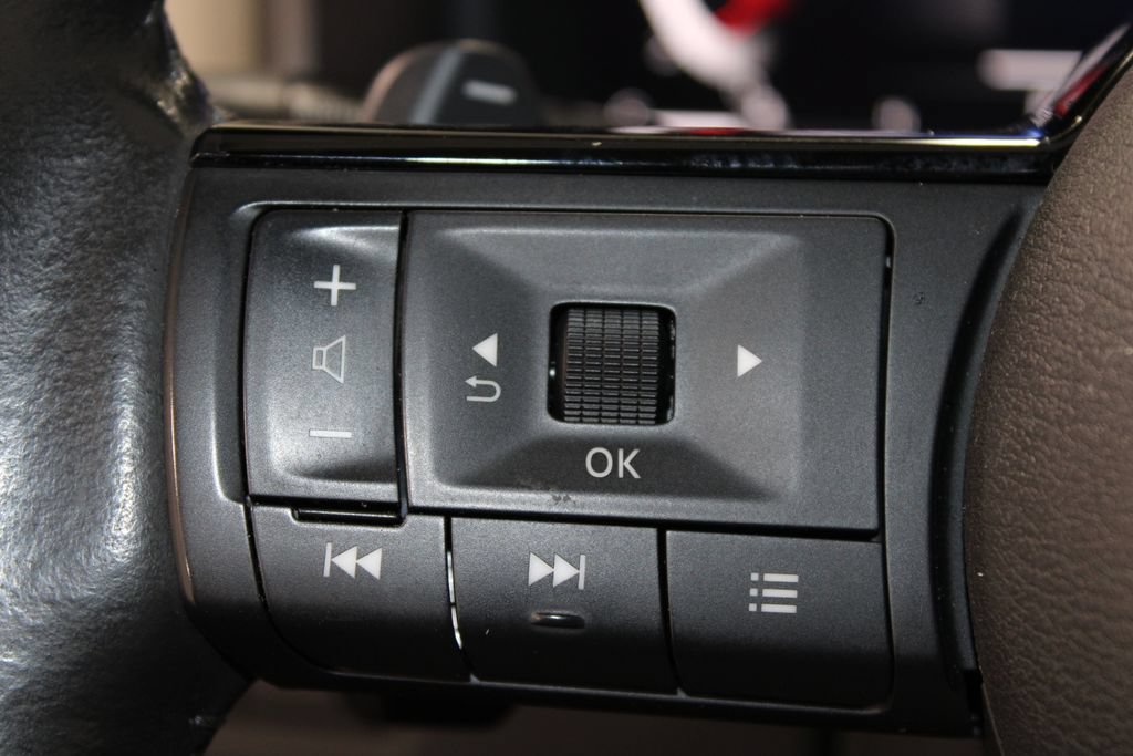 Used 2024 Nissan Rogue SL FWD image 21