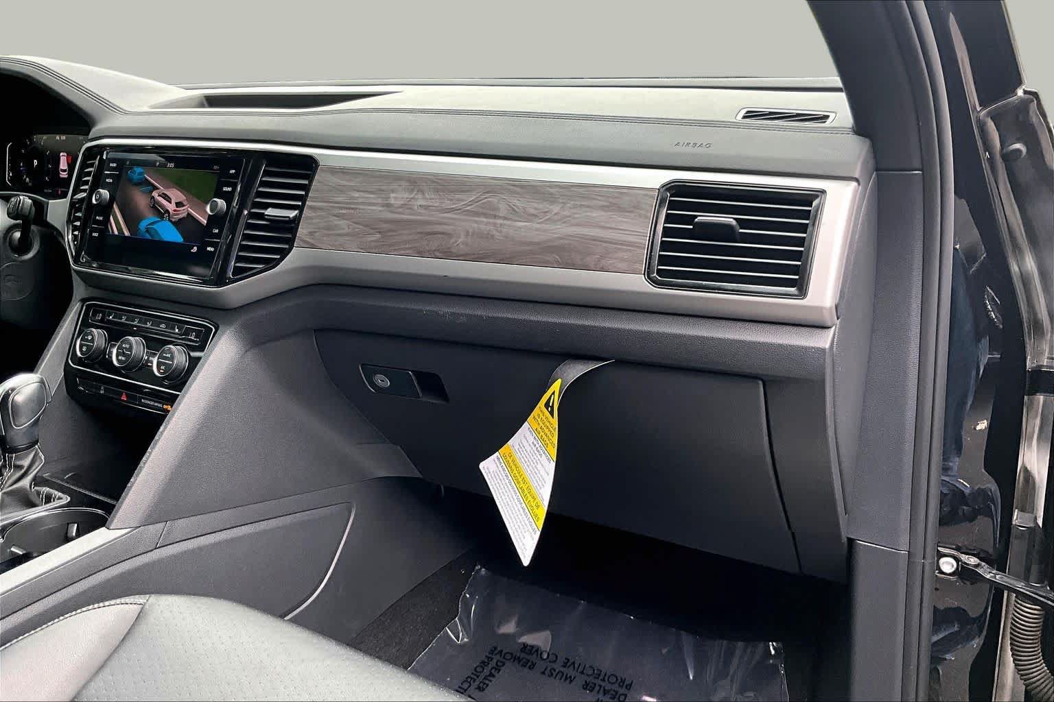 Used 2023 Volkswagen Atlas Cross Sport SE w/ Panoramic Sunroof Package FWD image 19
