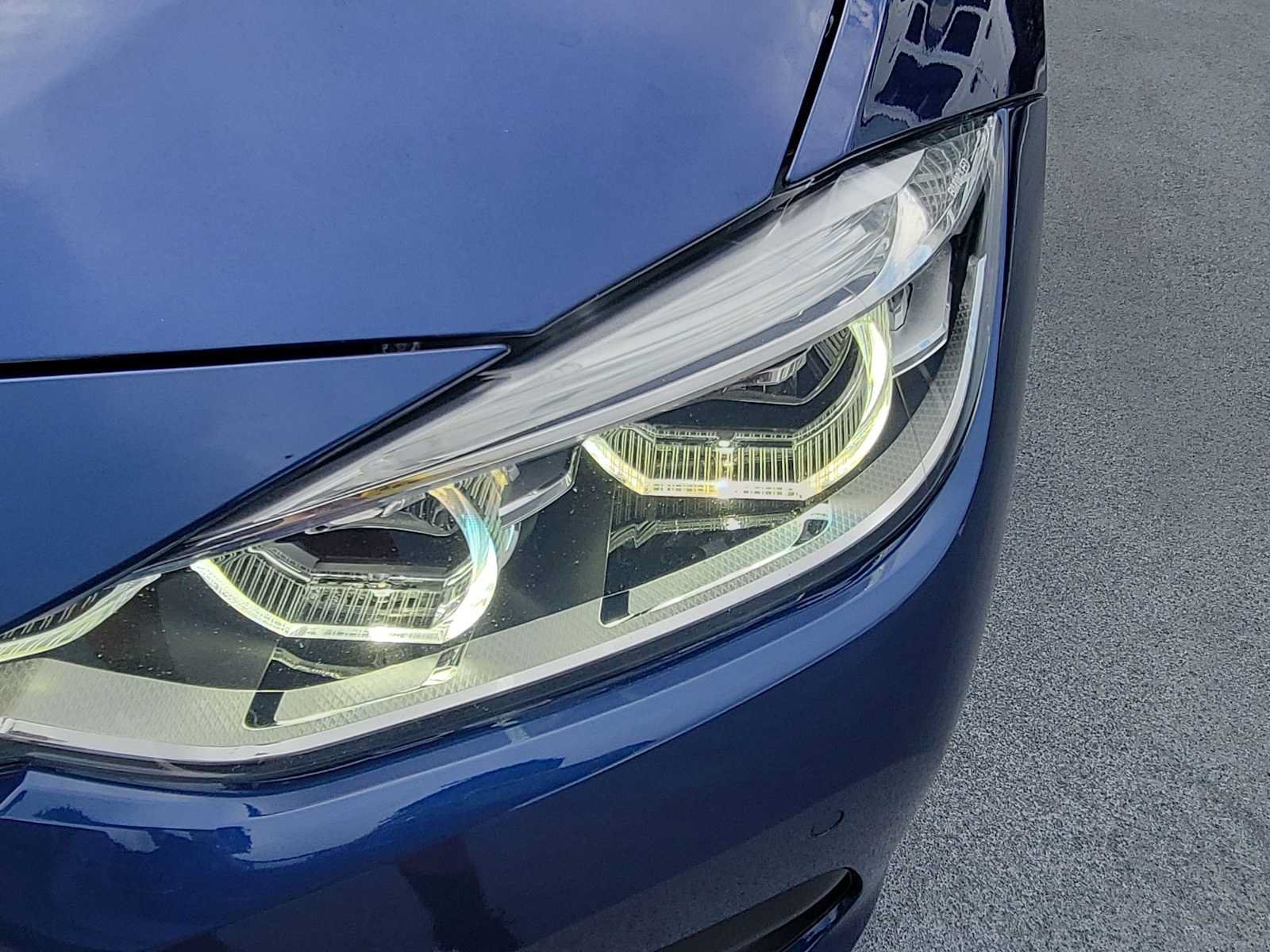 Used 2018 BMW 320i Sedan RWD image 10