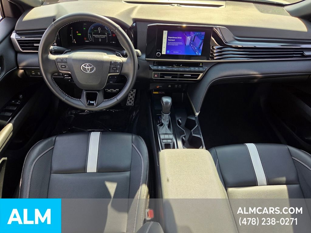 Used 2025 Toyota Camry SE image 15