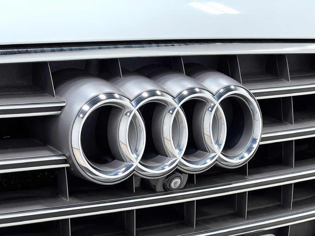 Used 2015 Audi S8 AWD/4WD image 40