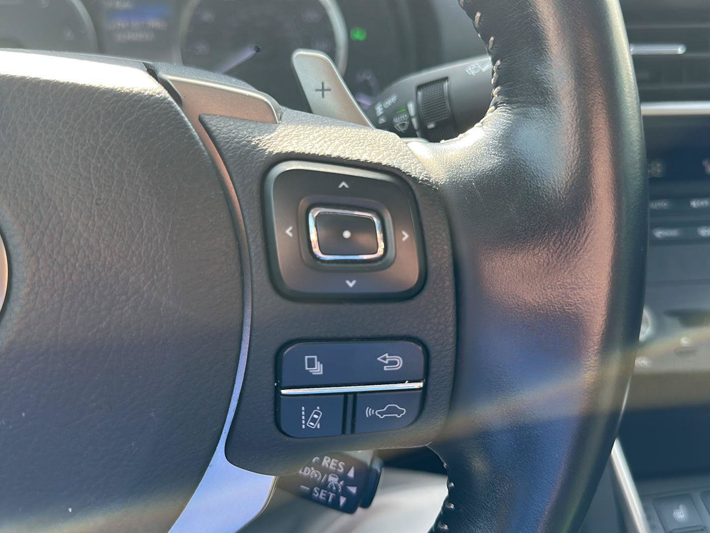 Used 2020 Lexus IS 300 AWD w/ Premium Package image 18