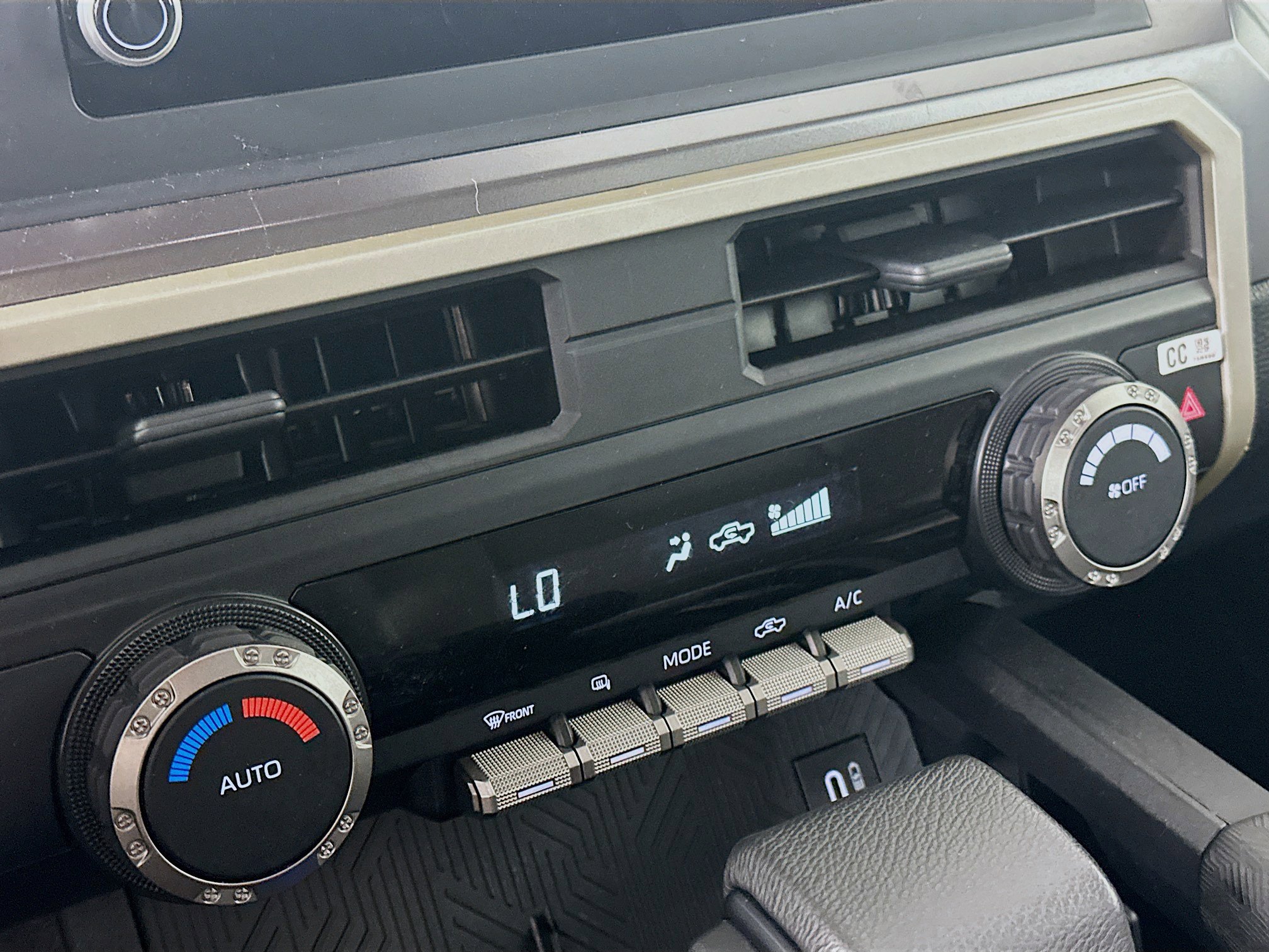 Used 2025 Toyota Tacoma TRD Off-Road image 24