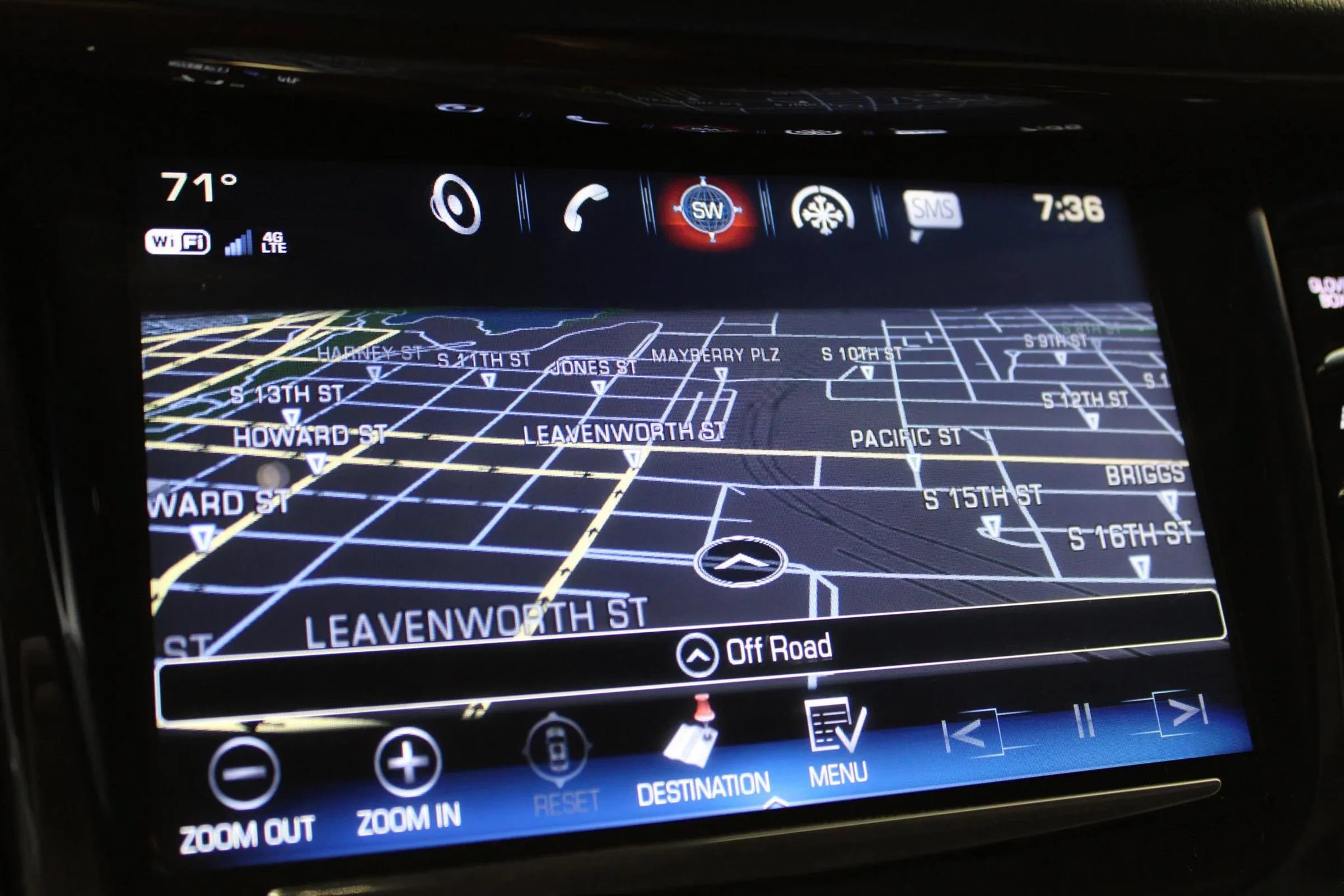 Used 2020 Cadillac Escalade ESV Luxury AWD/4WD image 23