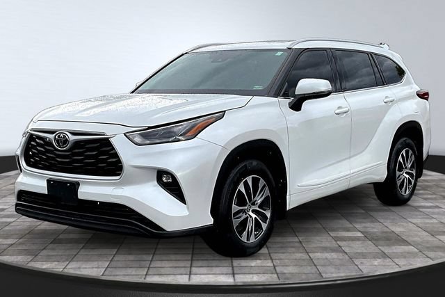 Used 2022 Toyota Highlander XLE w/ Protection Package #3 (TMS)
