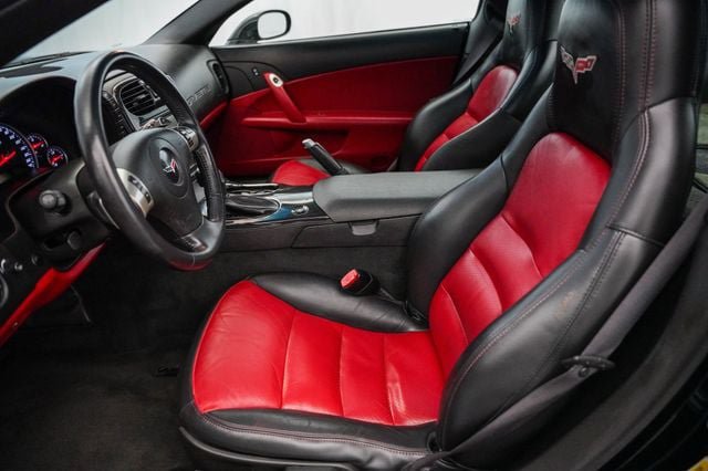 Used 2011 Chevrolet Corvette Coupe w/ Preferred Equipment Group RWD image 18