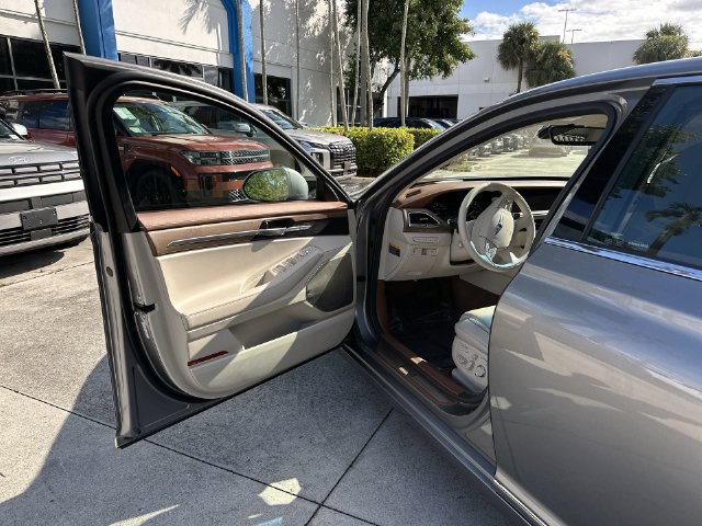 Used 2021 Genesis G90 3.3T Premium AWD/4WD image 22