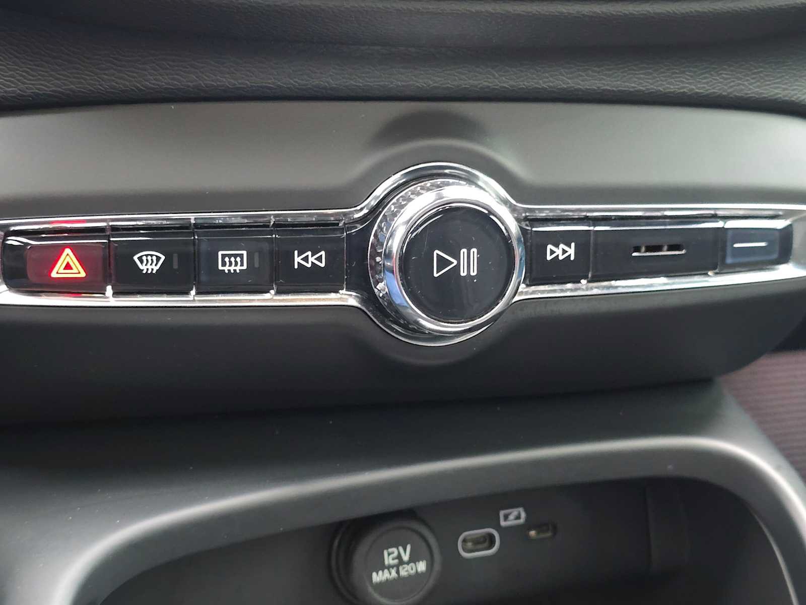 Certified 2023 Volvo C40 P8 Recharge Ultimate AWD/4WD image 30