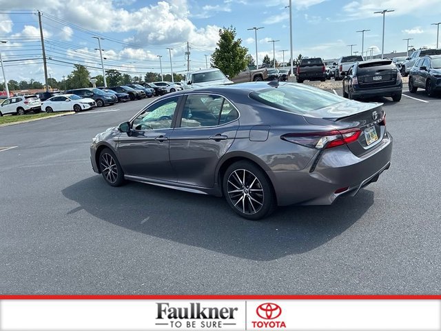 Used 2024 Toyota Camry SE FWD image 9