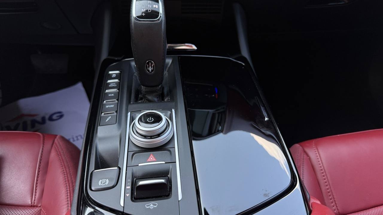 Used 2023 Maserati Levante GT AWD/4WD image 55